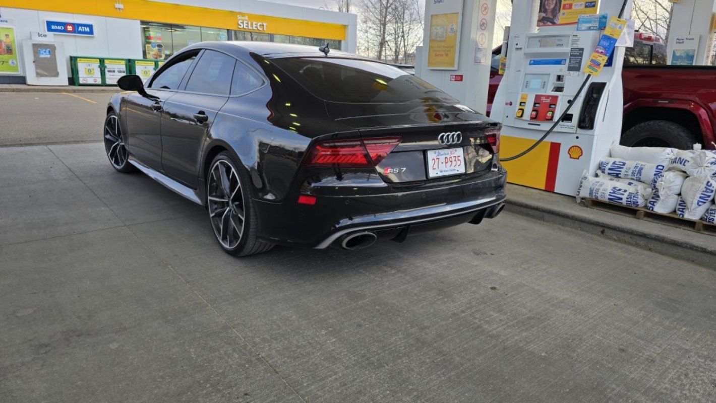 2016 Audi RS7 Performance - A driver's delight! 2016 with ceramic brakes!
