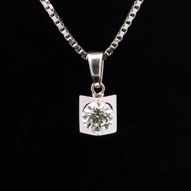 1.12 CT. 18K White Gold 2.6g