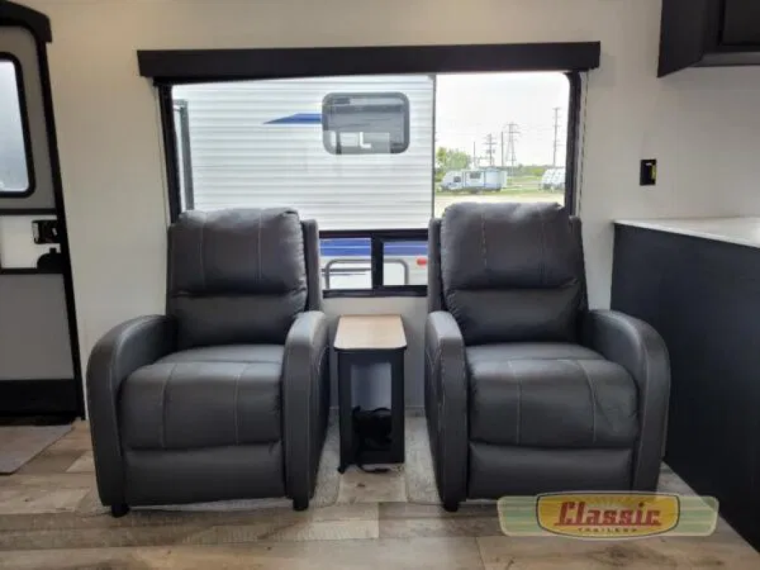 Keystone Springdale travel trailer 293RK