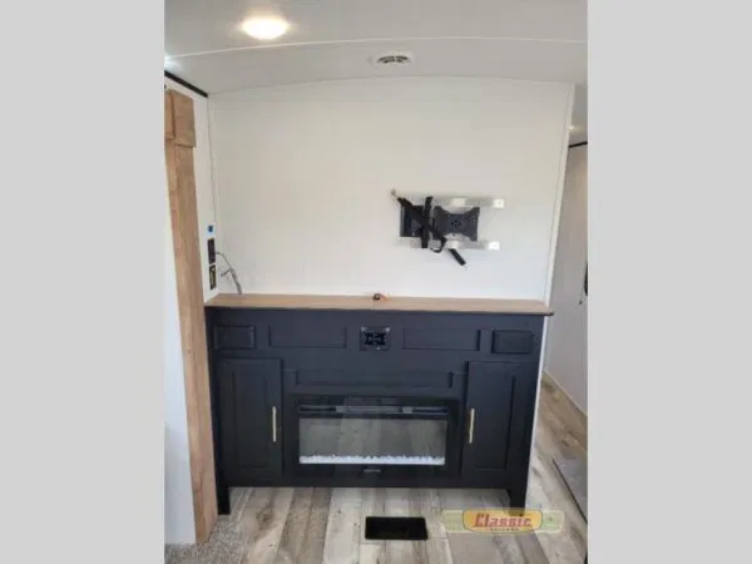 Keystone Springdale travel trailer 293RK